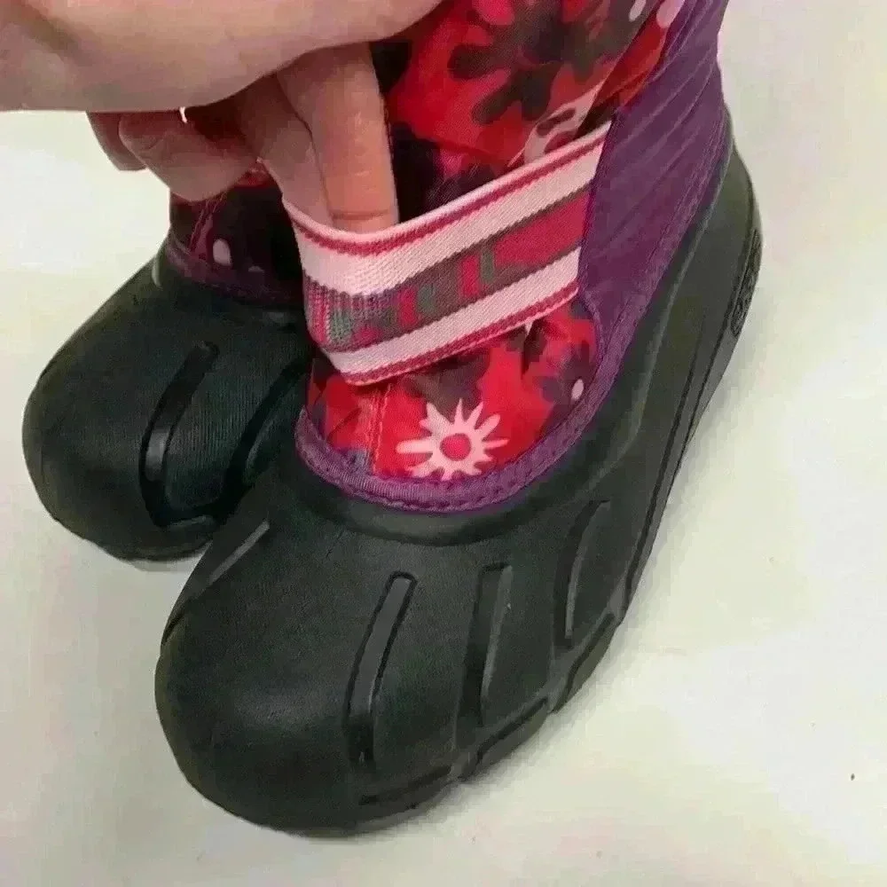 Sorel size 5 winter boots Warm lining elastic closure
